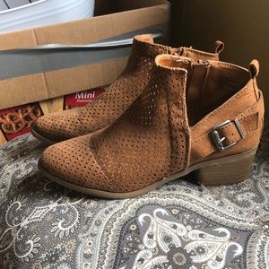 Universal Thread Booties